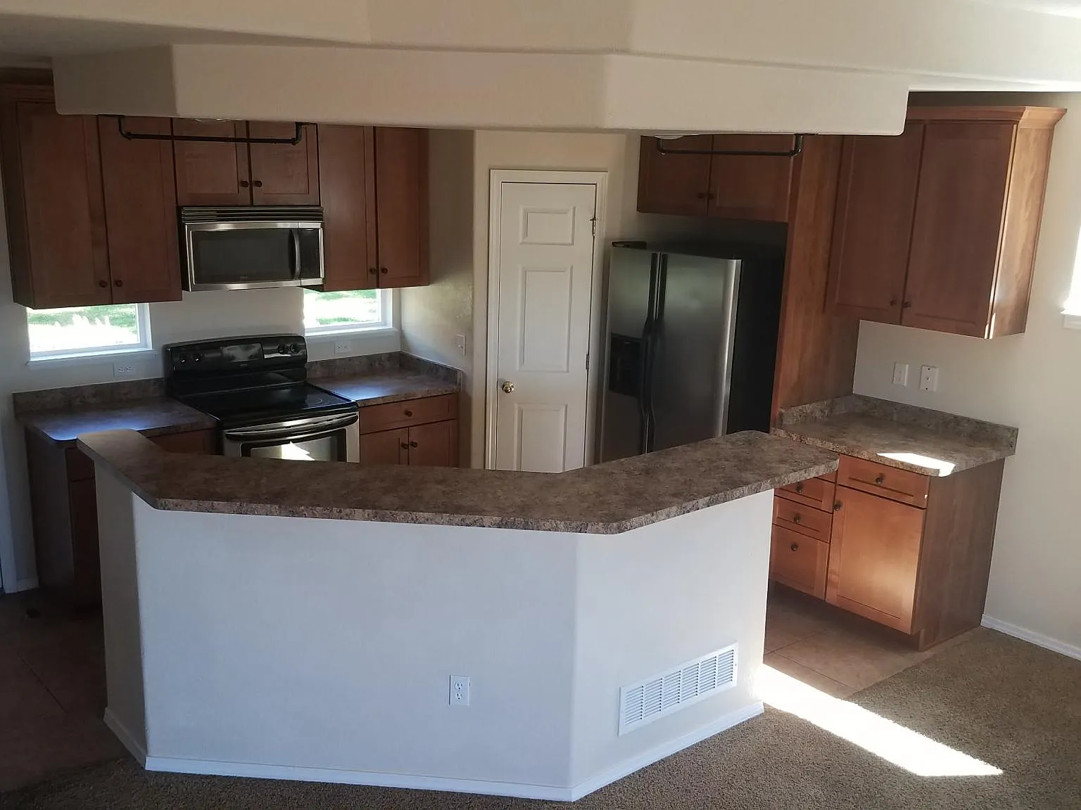 3 bed, 1316 sqft, $2,150 — Photo 4
