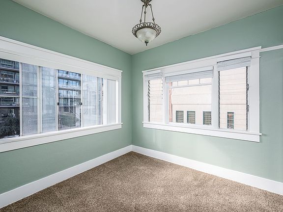 4th image of 2820 6th Ave #0