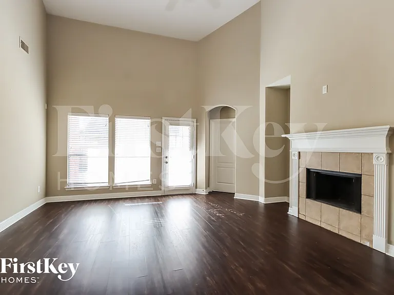 21630 Hansom Dr — Photo 4