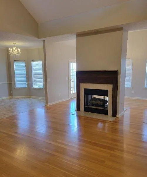 3 bed, 2294 sqft, $2,695 — Photo 4