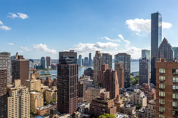 Sold by Douglas Elliman | media 16