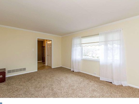 4th image of 2050 Bellemead Ave