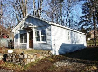 12 Morrissey Dr, Lake Peekskill, NY 10537