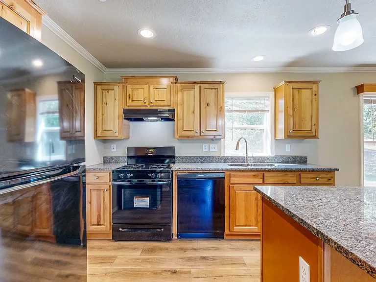 12800 Dunbar Rd — Photo 24