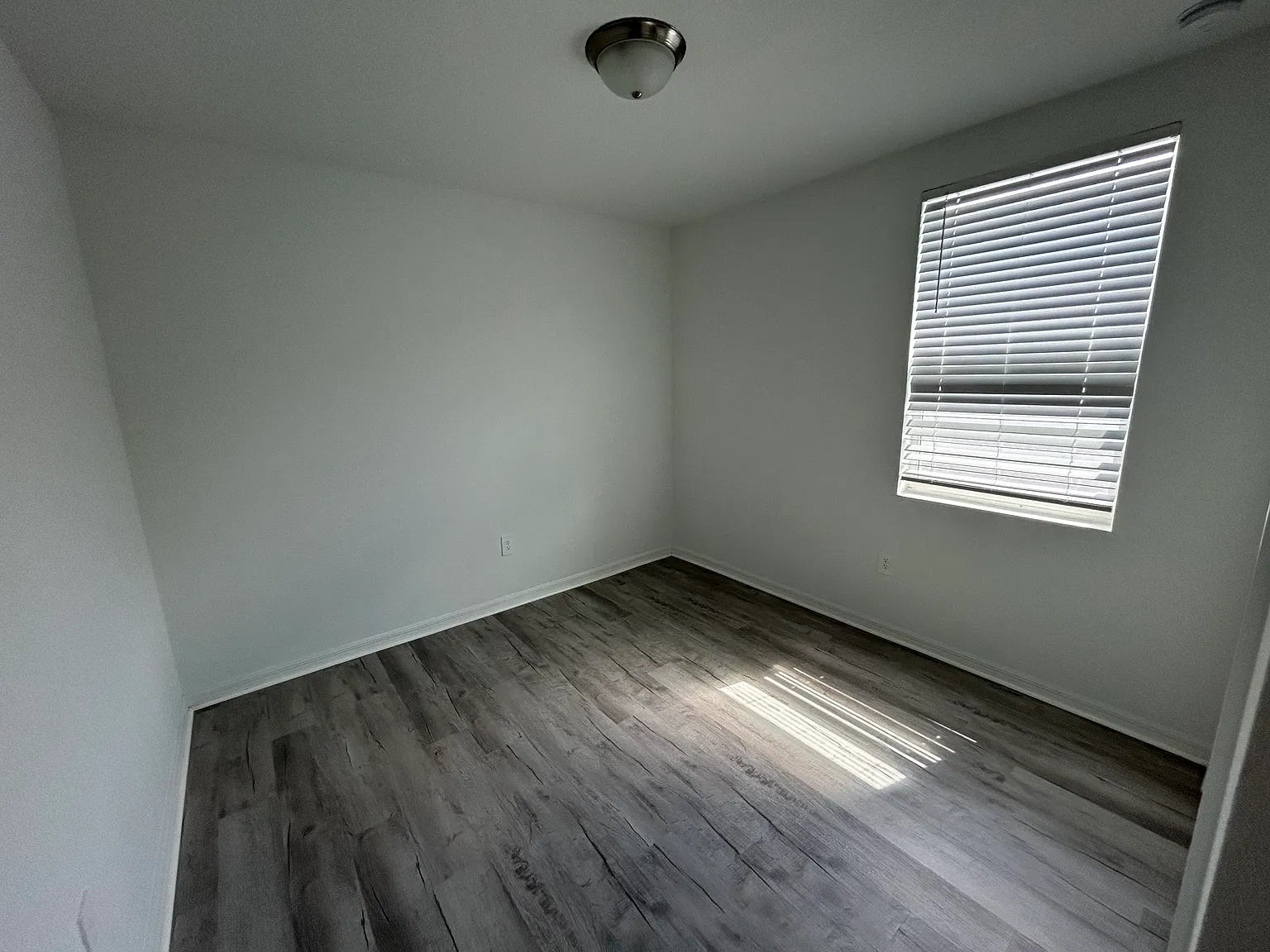 3 bed, 1695 sqft, $750 — Photo 2