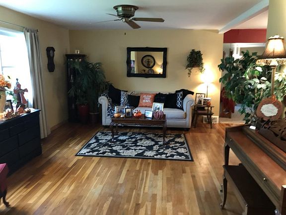 3rd image of 2302 Edgemont Dr