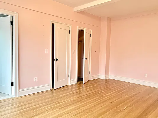 Rented by Arwell Realty | media 14