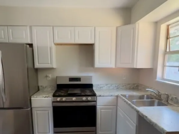 226 Linda Dr, Ocean Springs, MS 39564