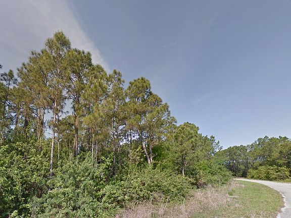 3rd image of Farview Dr