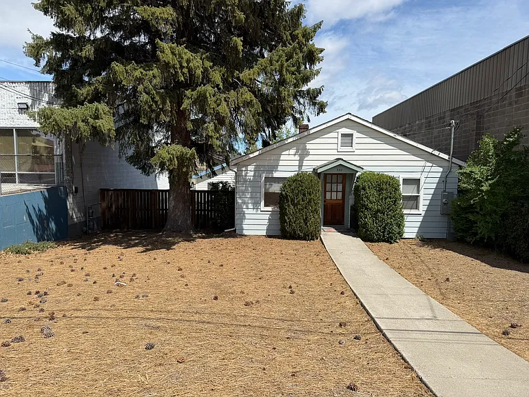 346 NE Dekalb Ave — Photo 11