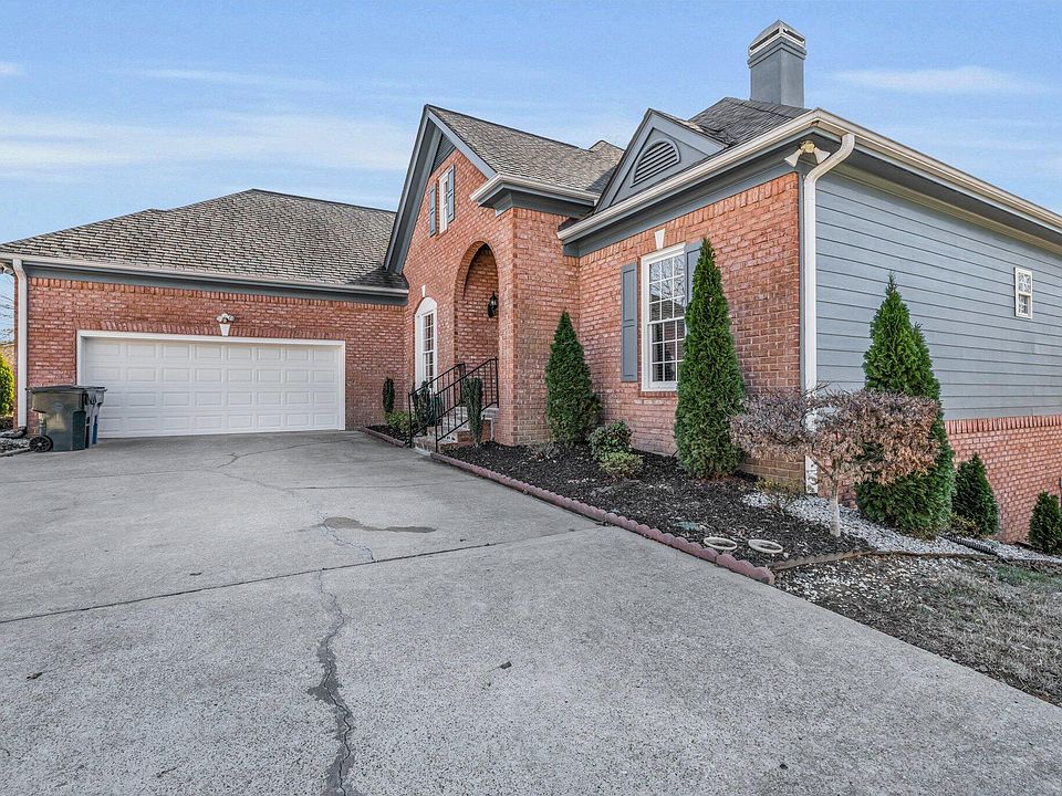 1st image of 759 Norfolk Green Cir