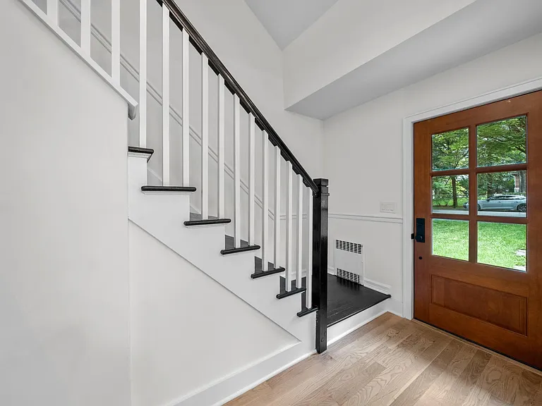 107 Highland Ave — Photo 14