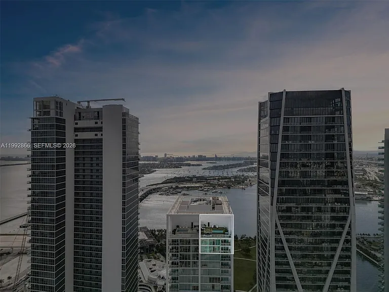 1040 Biscayne Blvd #Penthouse 4607 — Photo 25