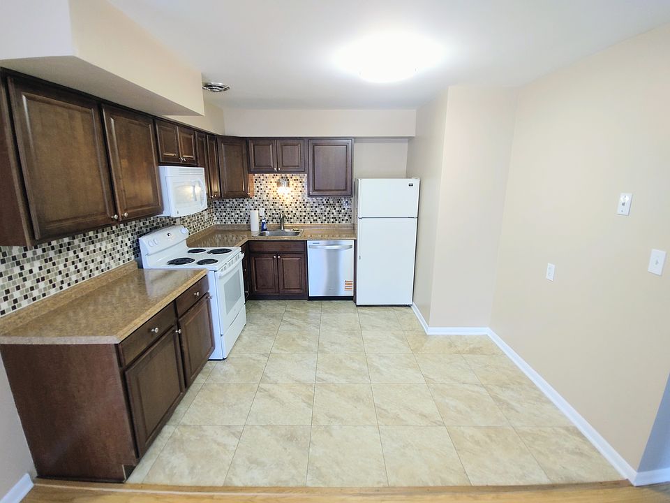 freshly painted kitchen with new dishwasher!