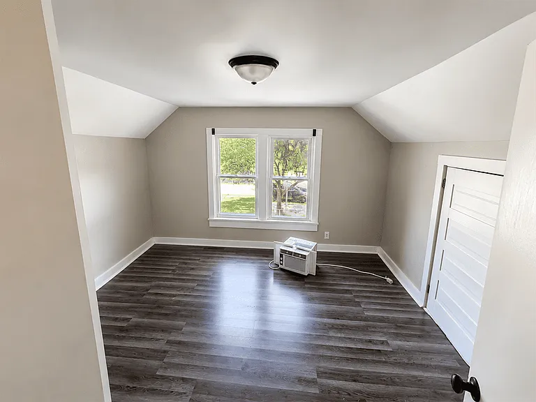 4918 Pleasant Grove Rd — Photo 9
