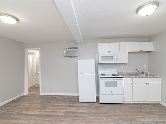 3rd image of 1518 E McCarty St #3