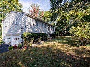 20 Fenmore Dr, Wappingers Falls, NY 12590
