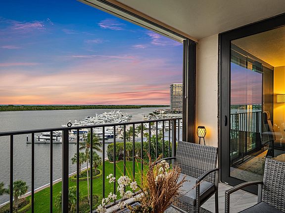 5th image of 124 Lakeshore Drive #9290