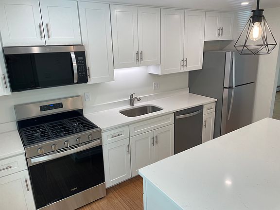 3rd image of 265 Stackpole St APT 1