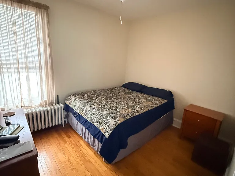 2355 Burdett Ave #B — Photo 10