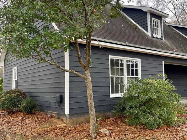 202 Park Ave SE, Lindale, GA 30147