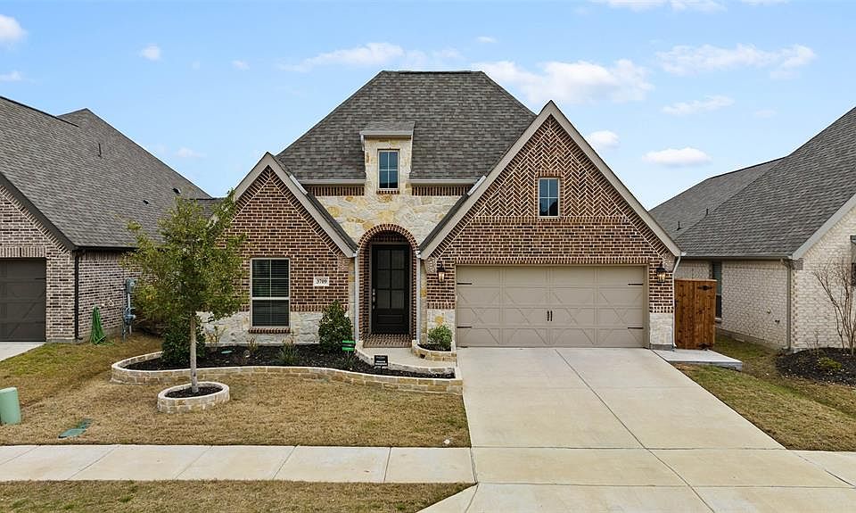 1st image of 3709 Blue Stream Dr