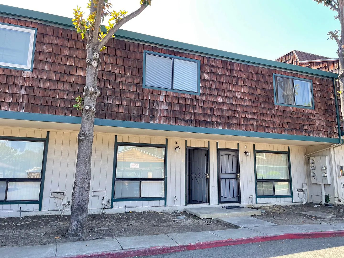 160 (1077 Alaska) — Photo 1