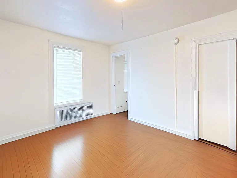 10 Walnut St — Photo 4