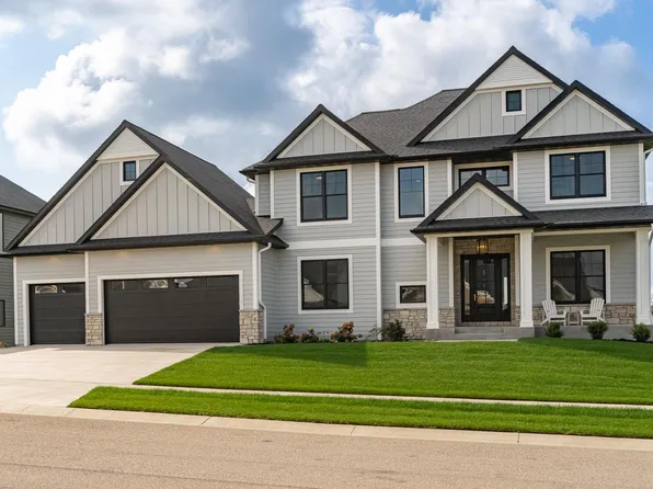 2764 Scenic Point Dr SW, Rochester, MN 55902
