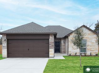 135 Creek Meadow Dr, Mabank, TX 75147