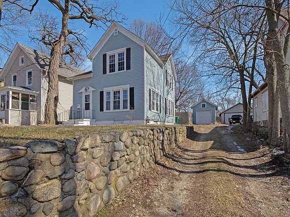 2nd image of 17 Byron St