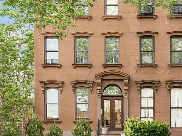 320 Macon St APT 3, Brooklyn, NY 11216