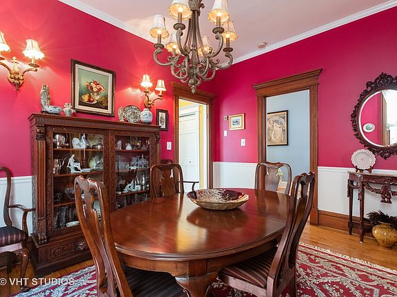 3rd image of 834 N Hermitage Ave #2