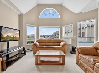 877 Klo Rd #303, Kelowna, BC V1Y9G5