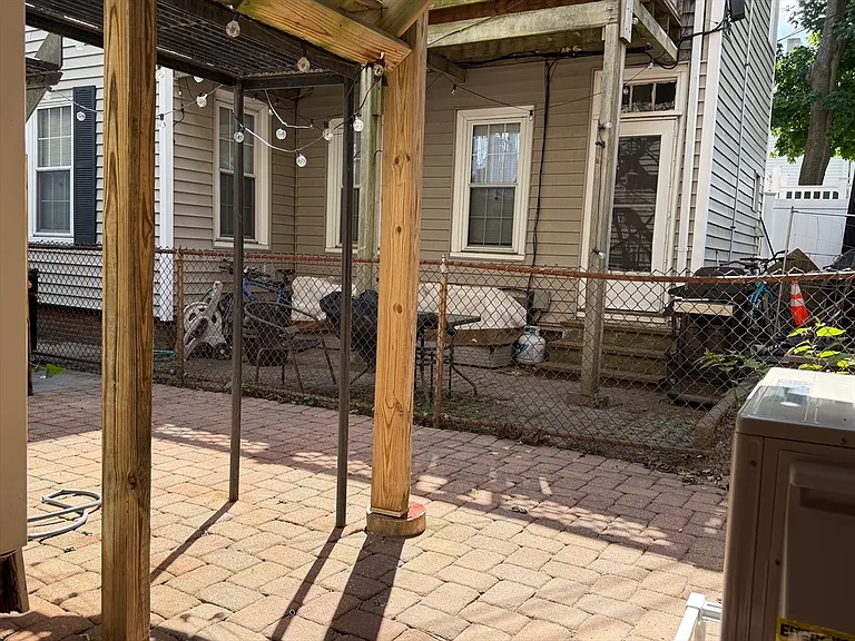 137 M St #1 — Photo 11