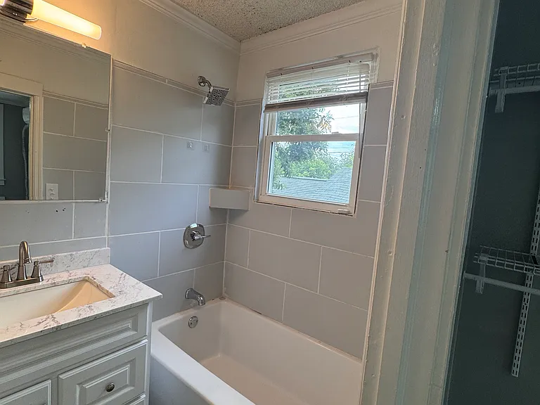 3508 Grand St — Photo 7