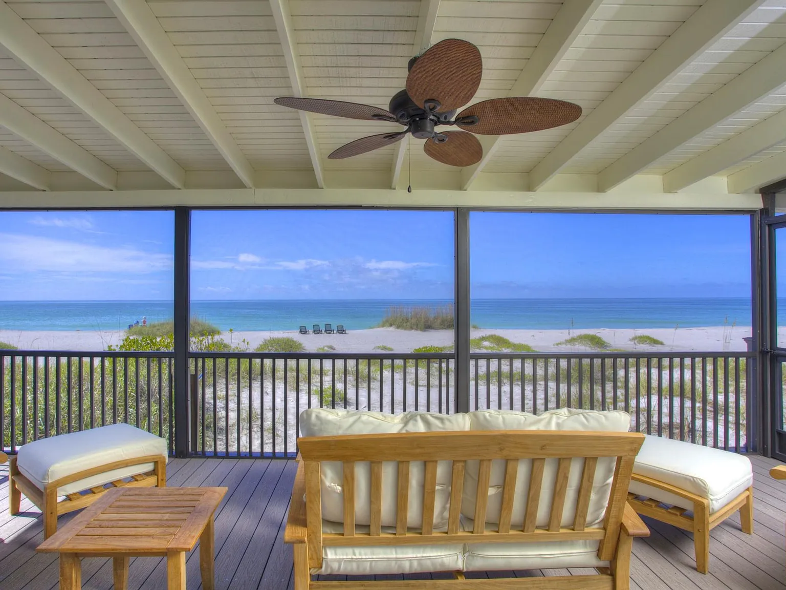 2833 Gulf Of Mexico Dr — Photo 1