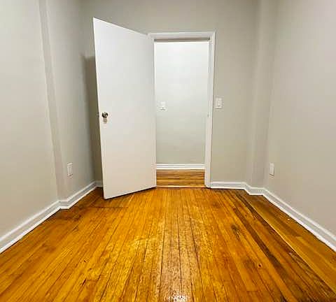 3rd image of 605 E 16th St APT 2