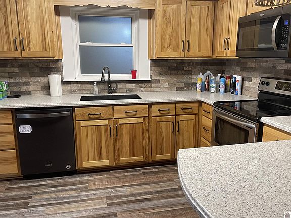 3rd image of 1062 Whitlock Rd