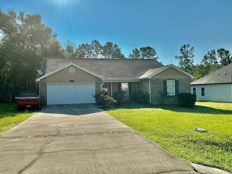 1st image of 463 Sand Pine Dr