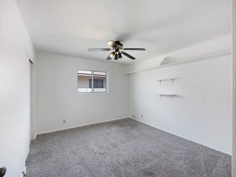 1316 W 13th St — Photo 14