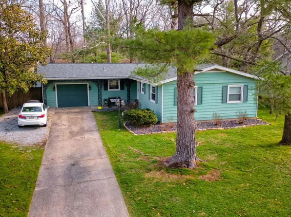 609 S Emerald Ln, Carbondale, IL 62901