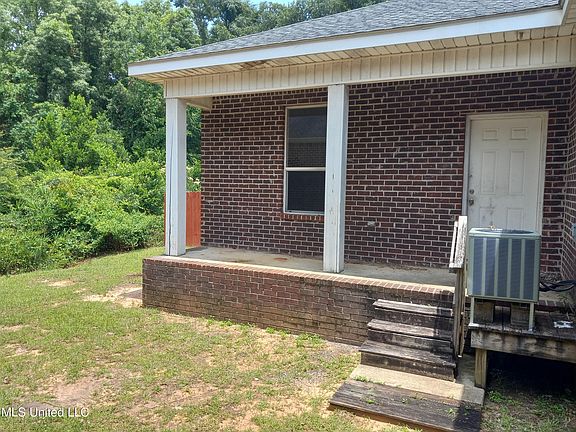 2nd image of 2949 Magnolia Ct