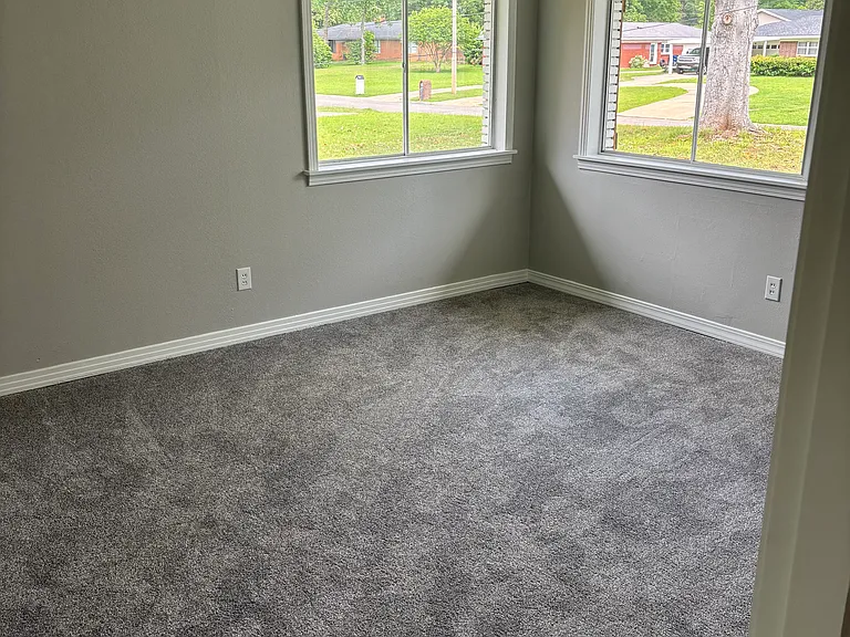 749 Livingston Ave — Photo 5