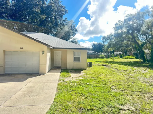809 Dennis Ave #809, Fruitland Park, FL 34731
