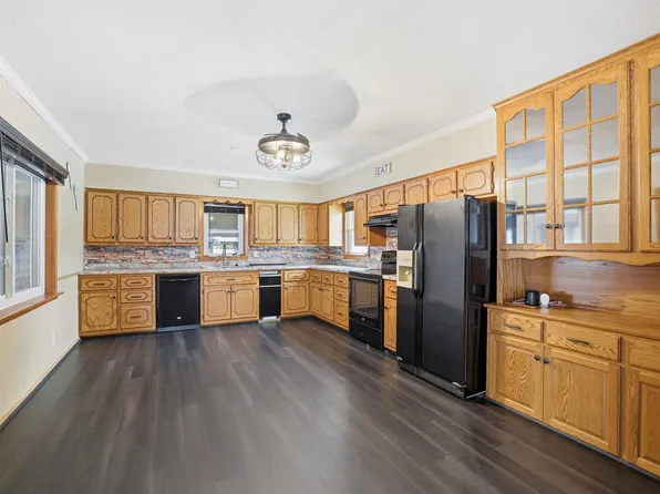 627 S Litchfield Ave, Litchfield, MN 55355