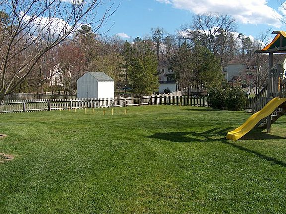 Great yard w/ irrigation