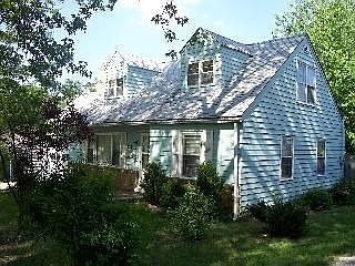 1st image of 325 N Quincy Ave