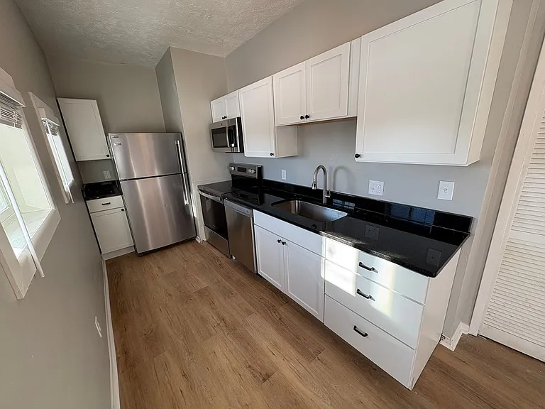 2915 Jackson St — Photo 6