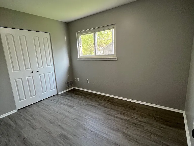 20836 Woodward St — Photo 10